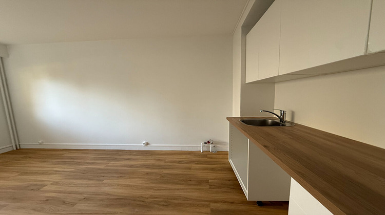 Ma-Cabane - Location Appartement SURESNES, 23 m²