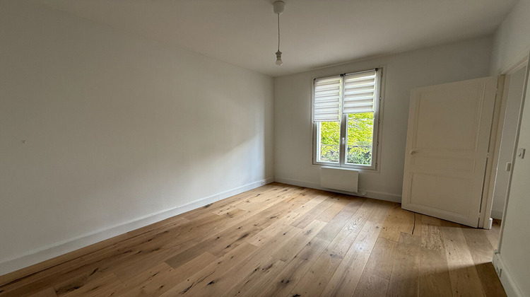 Ma-Cabane - Location Appartement SURESNES, 35 m²