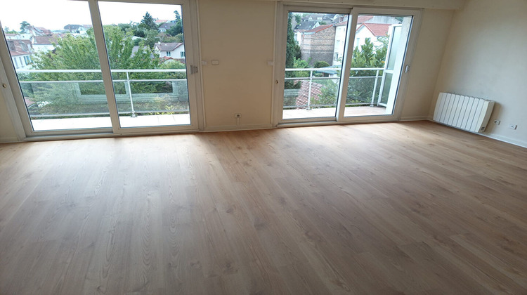 Ma-Cabane - Location Appartement SURESNES, 100 m²