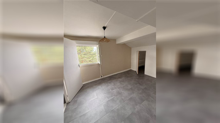 Ma-Cabane - Location Appartement SURY-LE-COMTAL, 42 m²