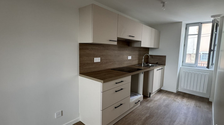 Ma-Cabane - Location Appartement THIERS, 76 m²