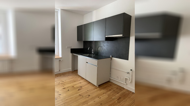Ma-Cabane - Location Appartement THIERS, 87 m²