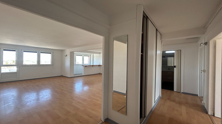 Ma-Cabane - Location Appartement TINQUEUX, 69 m²