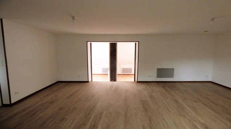 Ma-Cabane - Location Appartement TINTENIAC, 51 m²