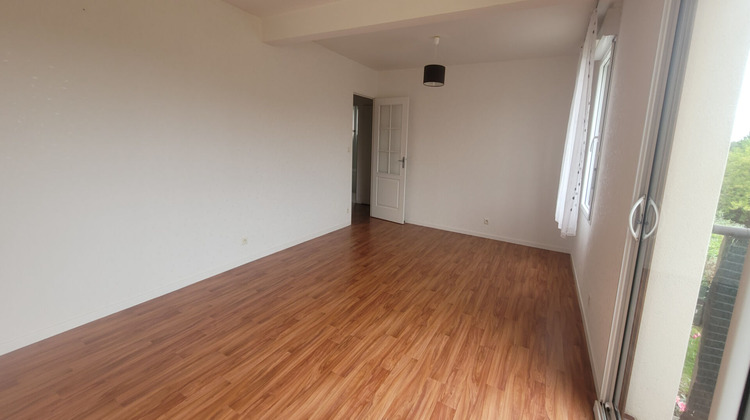 Ma-Cabane - Location Appartement TINTENIAC, 68 m²