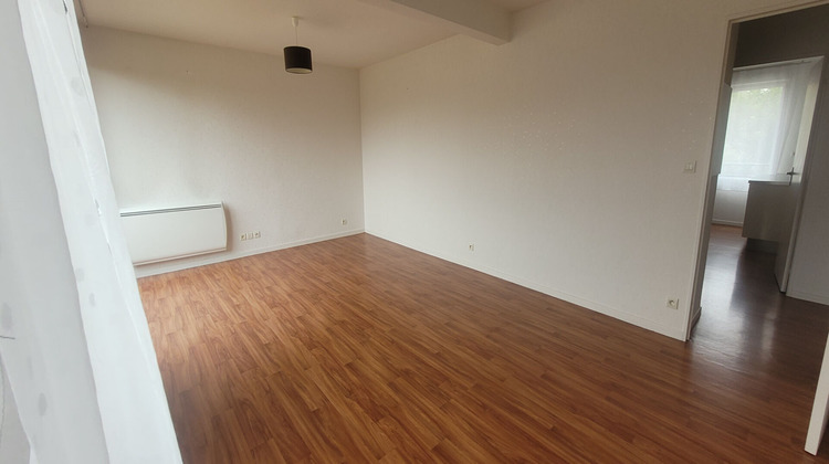 Ma-Cabane - Location Appartement TINTENIAC, 68 m²
