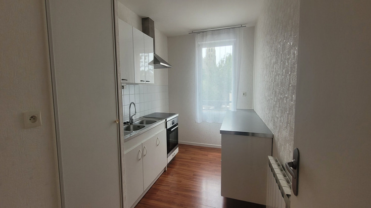 Ma-Cabane - Location Appartement TINTENIAC, 68 m²