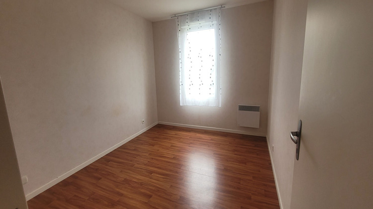 Ma-Cabane - Location Appartement TINTENIAC, 68 m²