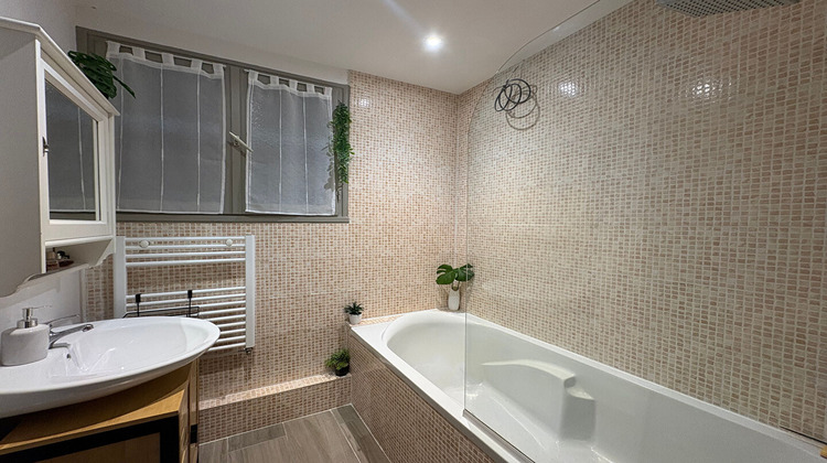 Ma-Cabane - Location Appartement TONNAY-CHARENTE, 69 m²