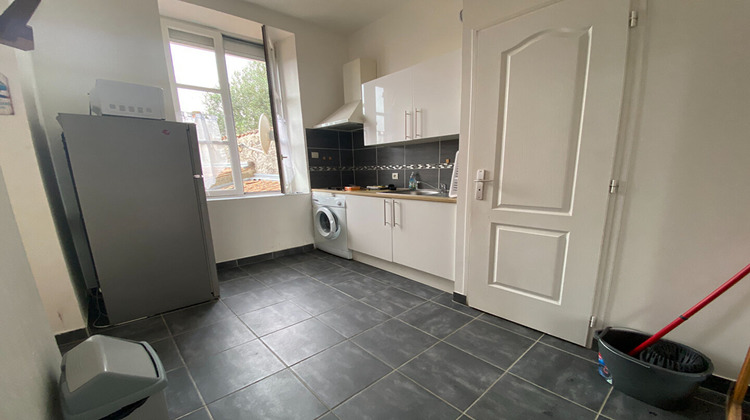 Ma-Cabane - Location Appartement TONNAY-CHARENTE, 33 m²