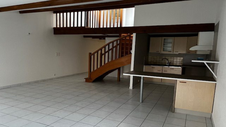 Ma-Cabane - Location Appartement Tournon-sur-Rhône, 64 m²