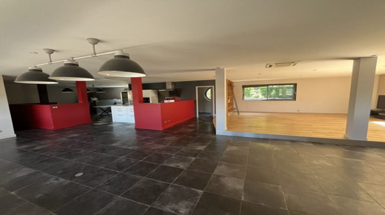 Ma-Cabane - Location Appartement Tournon-sur-Rhône, 320 m²