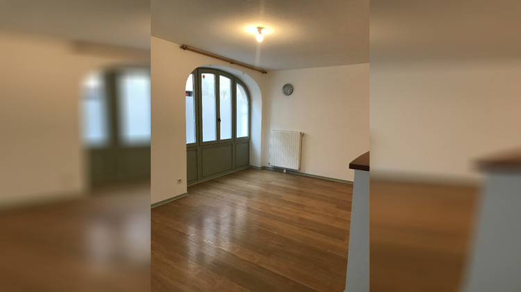 Ma-Cabane - Location Appartement TOURNUS, 54 m²