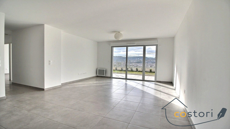 Ma-Cabane - Location Appartement Trans-en-Provence, 65 m²