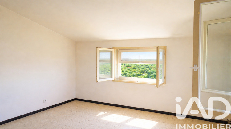 Ma-Cabane - Location Appartement Travaillan, 64 m²