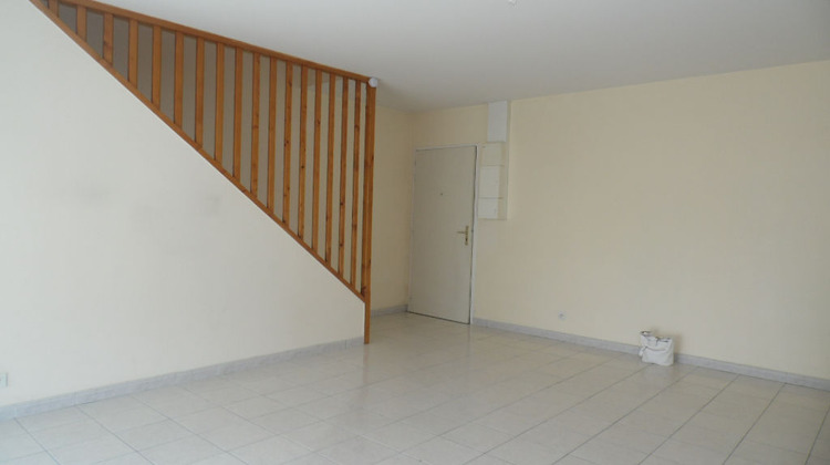 Ma-Cabane - Location Appartement TRELAZE, 65 m²