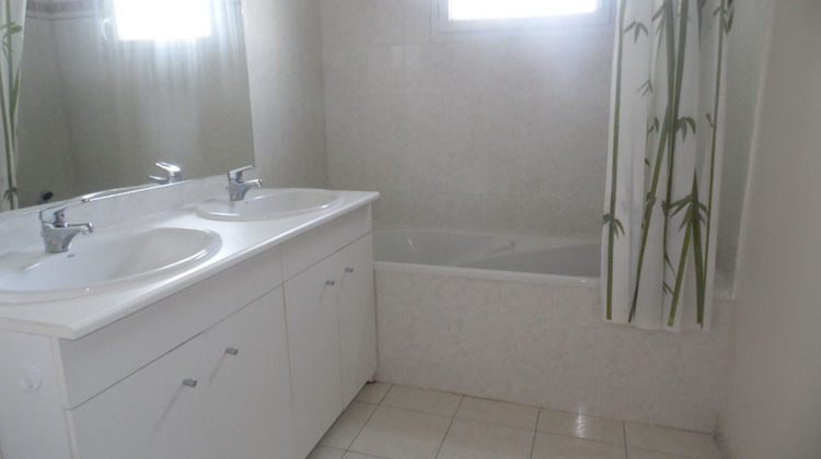 Ma-Cabane - Location Appartement TRELAZE, 65 m²