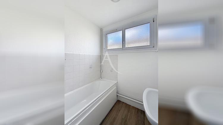 Ma-Cabane - Location Appartement TRELAZE, 66 m²