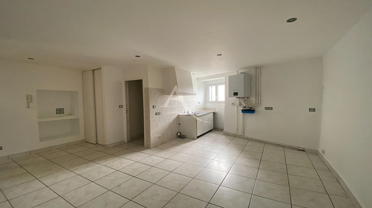 Ma-Cabane - Location Appartement TRELAZE, 44 m²