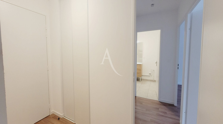 Ma-Cabane - Location Appartement TRELAZE, 60 m²