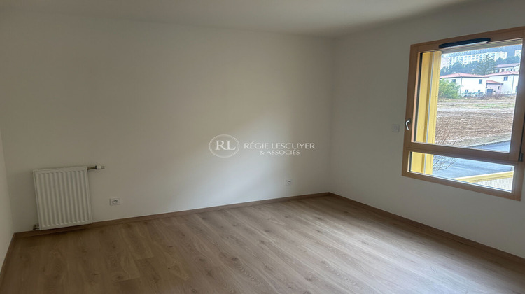 Ma-Cabane - Location Appartement TREVOUX, 90 m²