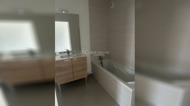 Ma-Cabane - Location Appartement TREVOUX, 90 m²