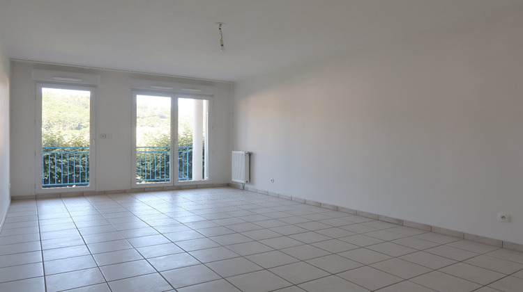 Ma-Cabane - Location Appartement UNIEUX, 75 m²