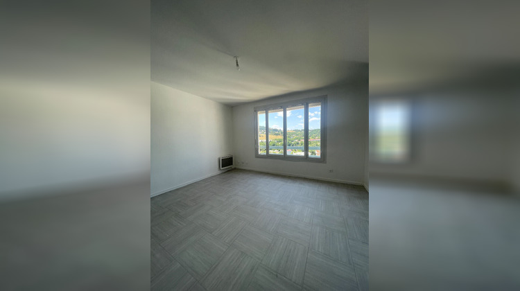 Ma-Cabane - Location Appartement UNIEUX, 73 m²