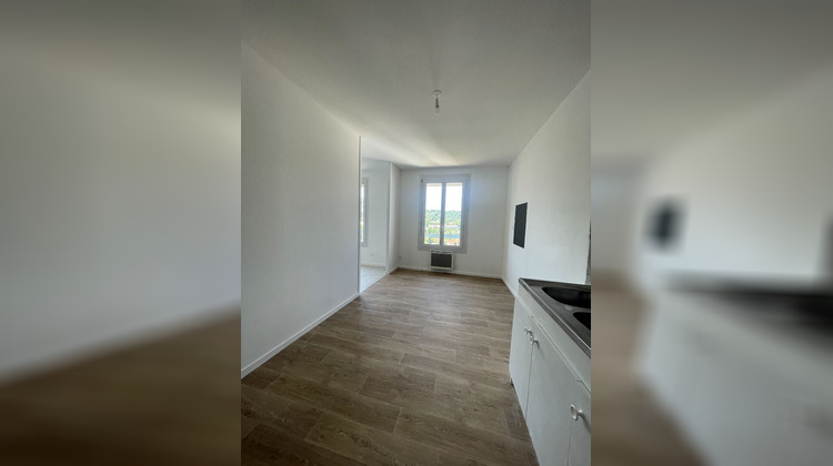Ma-Cabane - Location Appartement UNIEUX, 73 m²