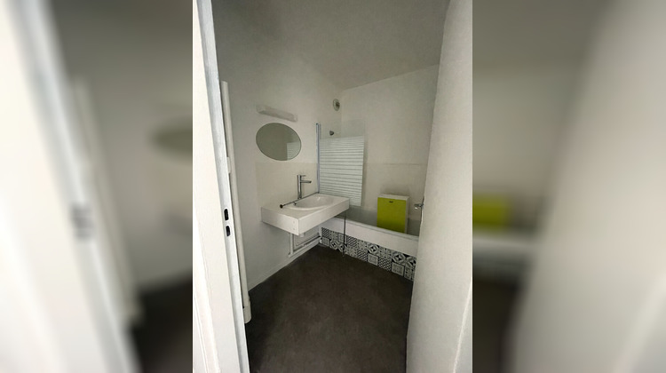 Ma-Cabane - Location Appartement UNIEUX, 73 m²