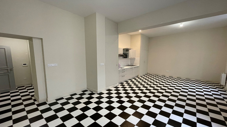 Ma-Cabane - Location Appartement UZES, 34 m²