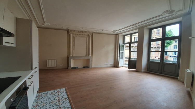 Ma-Cabane - Location Appartement UZES, 55 m²