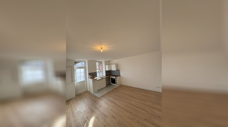 Ma-Cabane - Location Appartement VACQUIERS, 60 m²