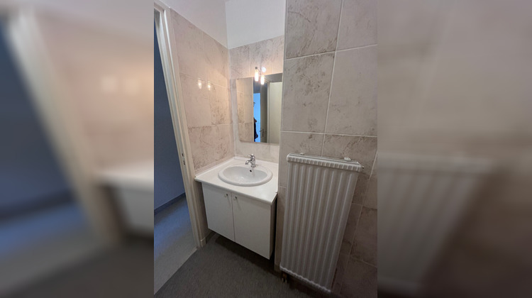 Ma-Cabane - Location Appartement VALLAURIS, 65 m²