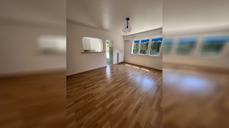Ma-Cabane - Location Appartement VALLAURIS, 48 m²