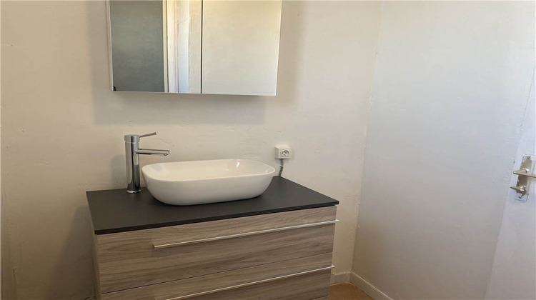 Ma-Cabane - Location Appartement VALREAS, 59 m²