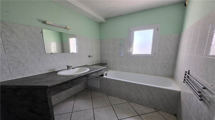 Ma-Cabane - Location Appartement Valréas, 75 m²