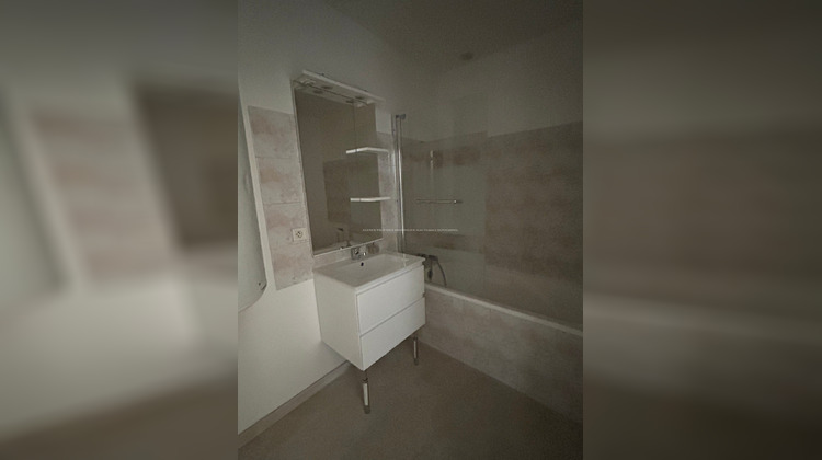 Ma-Cabane - Location Appartement Valréas, 60 m²