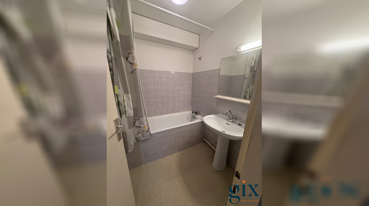 Ma-Cabane - Location Appartement Vaulnaveys-le-Haut, 35 m²