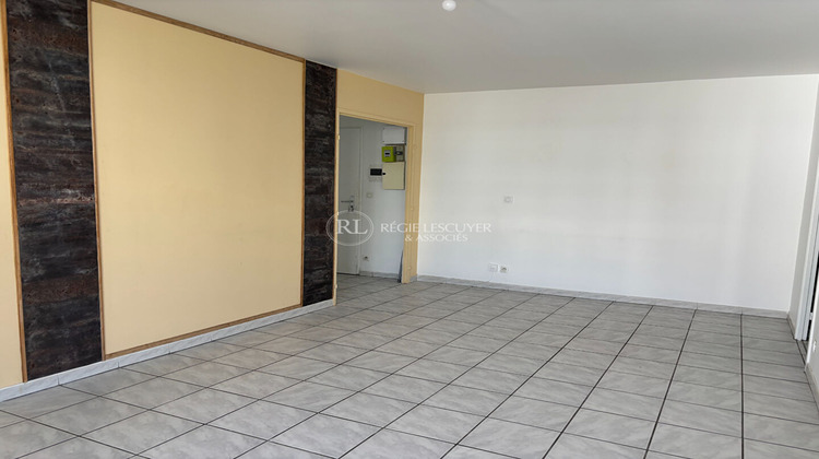 Ma-Cabane - Location Appartement VAULX-EN-VELIN, 0 m²