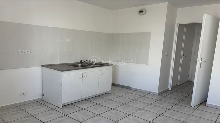 Ma-Cabane - Location Appartement VAULX-EN-VELIN, 0 m²