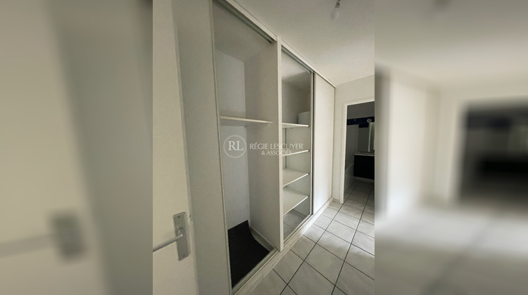 Ma-Cabane - Location Appartement VAULX-EN-VELIN, 0 m²