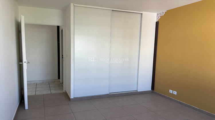 Ma-Cabane - Location Appartement VAULX-EN-VELIN, 0 m²