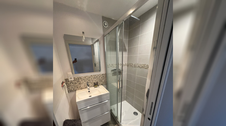Ma-Cabane - Location Appartement VAULX-EN-VELIN, 86 m²