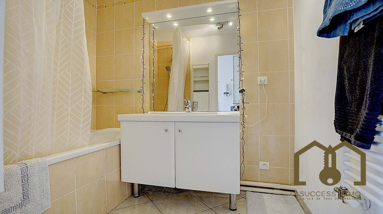 Ma-Cabane - Location Appartement Vaulx-en-Velin, 48 m²