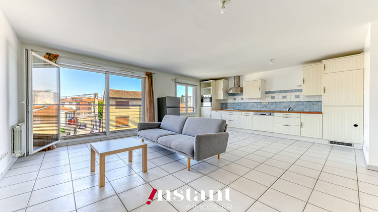 Ma-Cabane - Location Appartement VAULX-EN-VELIN, 60 m²