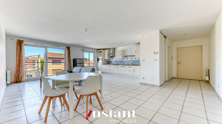 Ma-Cabane - Location Appartement VAULX-EN-VELIN, 60 m²