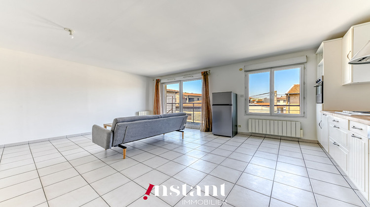 Ma-Cabane - Location Appartement VAULX-EN-VELIN, 60 m²