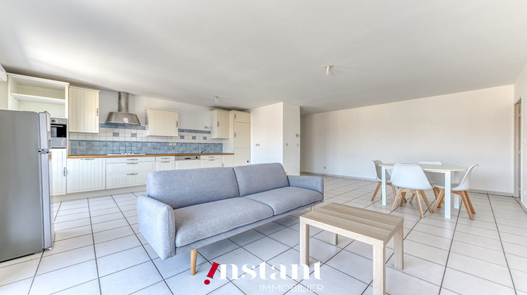 Ma-Cabane - Location Appartement VAULX-EN-VELIN, 60 m²
