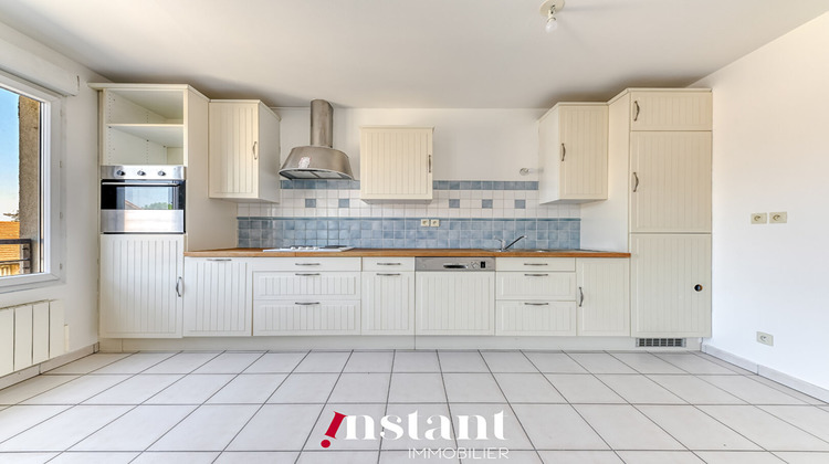 Ma-Cabane - Location Appartement VAULX-EN-VELIN, 60 m²